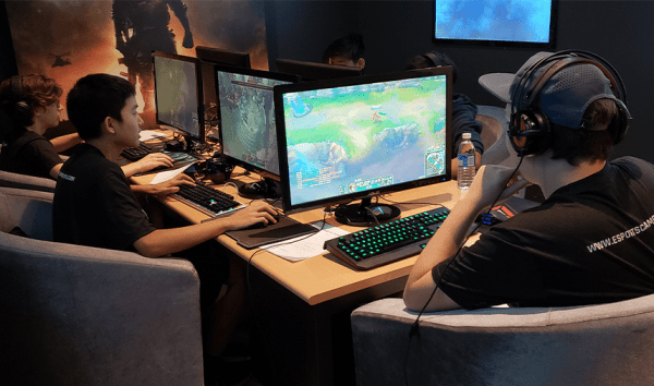 How Many People Play League of Legends (August 2025)